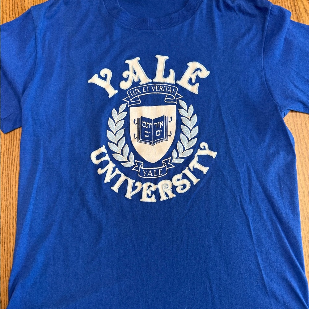 Yale University vintage T-Shirt small single stitch collegiate